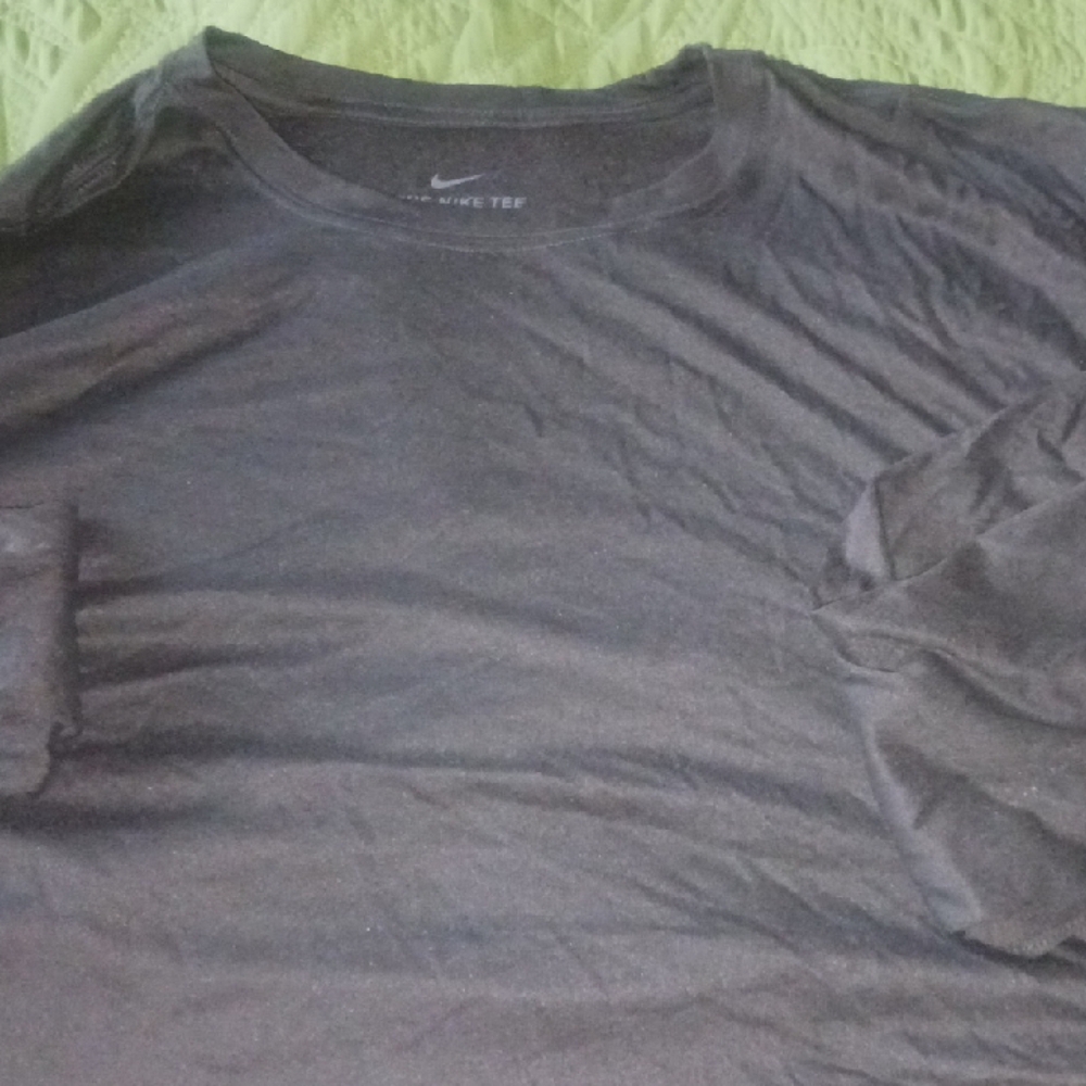 Nike Men's Black T-Shirt